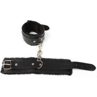 Fetish Fever - Cuffs With Fur - Black